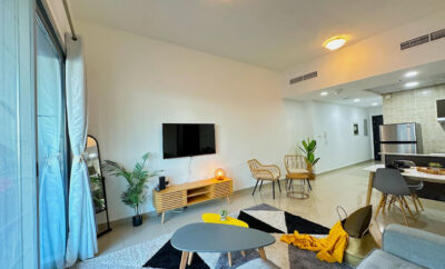 Spacious 1-Bed Flat w/ City & Partial Marina Views