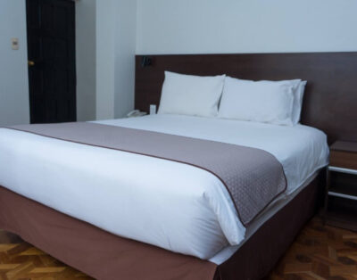 Calacoto 2BR Apt: King + 2 Twins + Sofa Bed