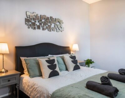 Vacant Nests | The Queen Anne | Central Location