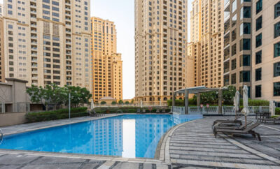 Prime Dubai Marina Spot — Beach, Dining & Leisure