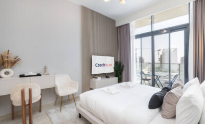 Downtown-Close Studio by Czech-In